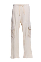 Click to visit Pantalones Flynn